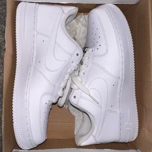 NIKE AIR FORCE 1 BRAND NEW